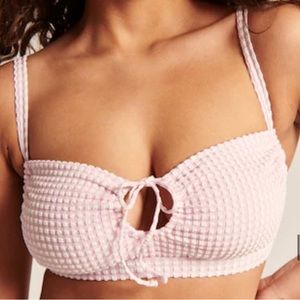 Cute pink Abercrombie & Fitch Bikini. Light pink pattern. Size m for both NWT
